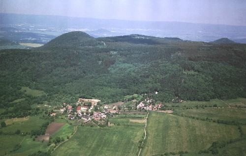Leteck pohled na obec Lukov lokalitu nad obc od jihu. 