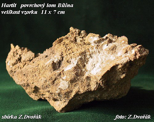 Uhlovodk hartit je z mineralogickho hlediska na Blinsku nejcennj, pestoe se jedn o vzhledov nezajmav objekt 